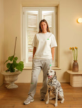 Load image into Gallery viewer, Curaçao to the world Kokolishi Tee - Green/white