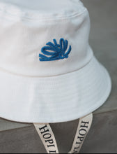 Load image into Gallery viewer, Kokolishi Bucket hat with straps - White