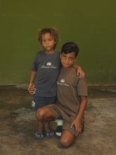 Load image into Gallery viewer, KIDS Famia pa Semper Kokolishi Tee - Grey / Cream
