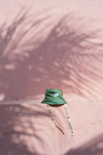 Load image into Gallery viewer, Kokolishi Bucket hat with straps - Moss
