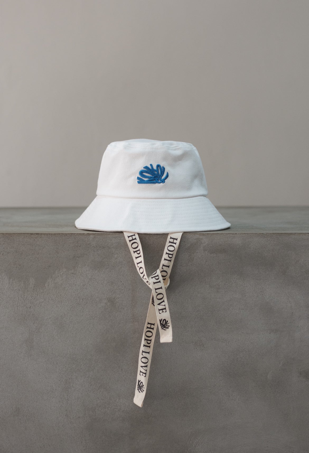 Kokolishi Bucket hat with straps - White – Kokolishi Official