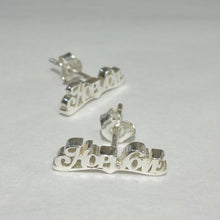 Load image into Gallery viewer, Hopi love - Kokolishi 100% silver earring
