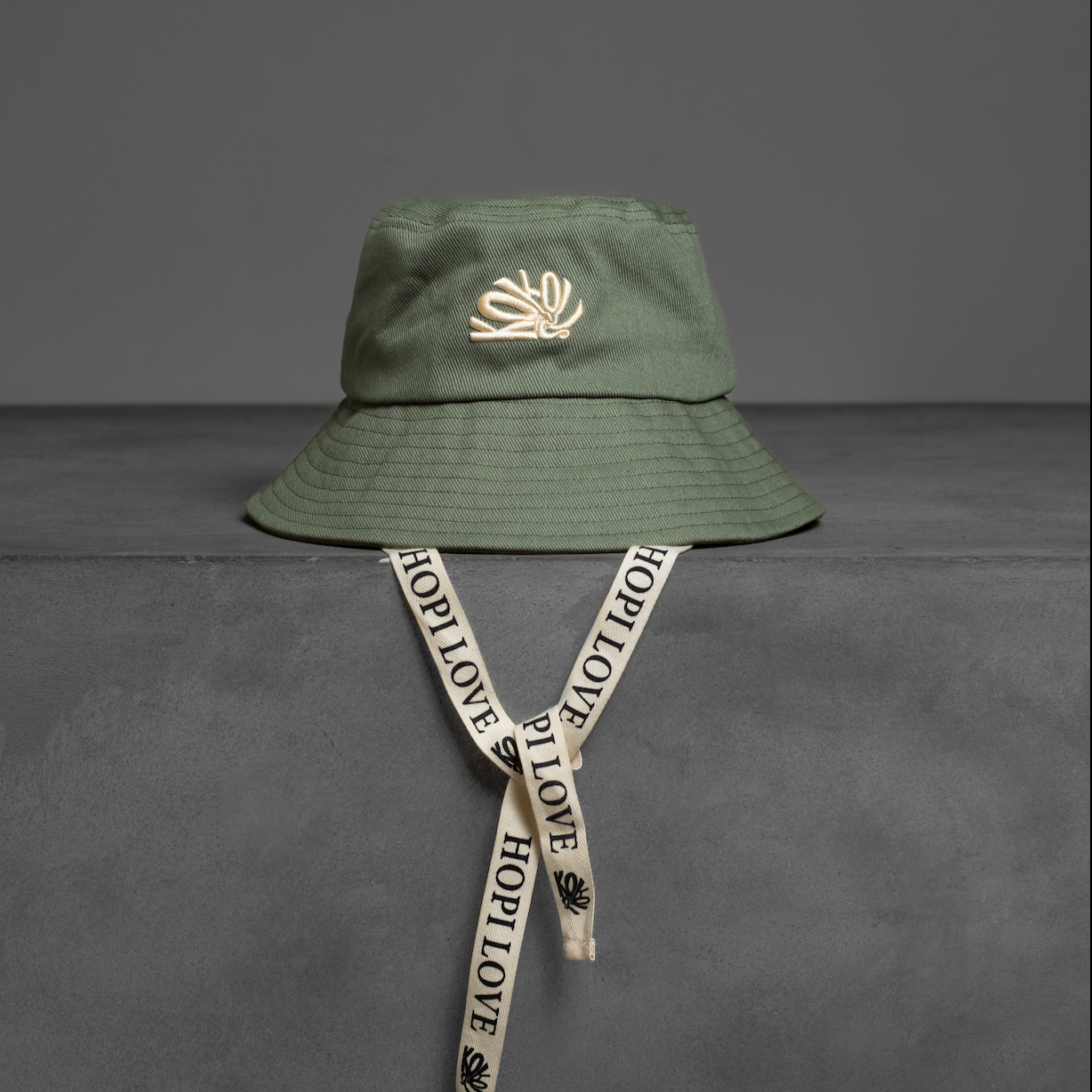 Kokolishi Bucket hat with straps - Moss